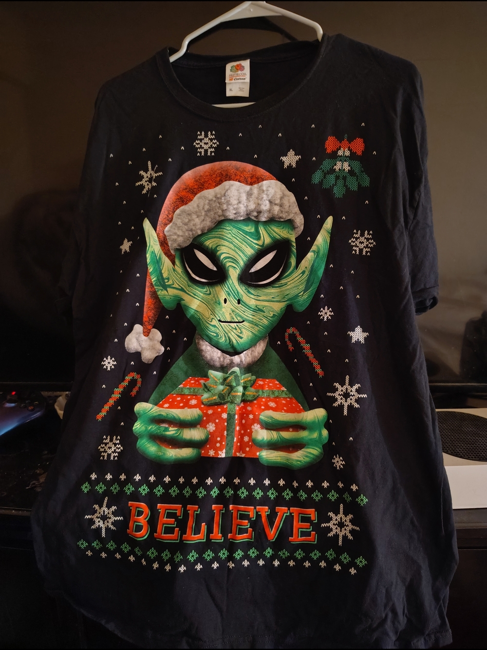 Alien Holiday Graphic Tee - Black